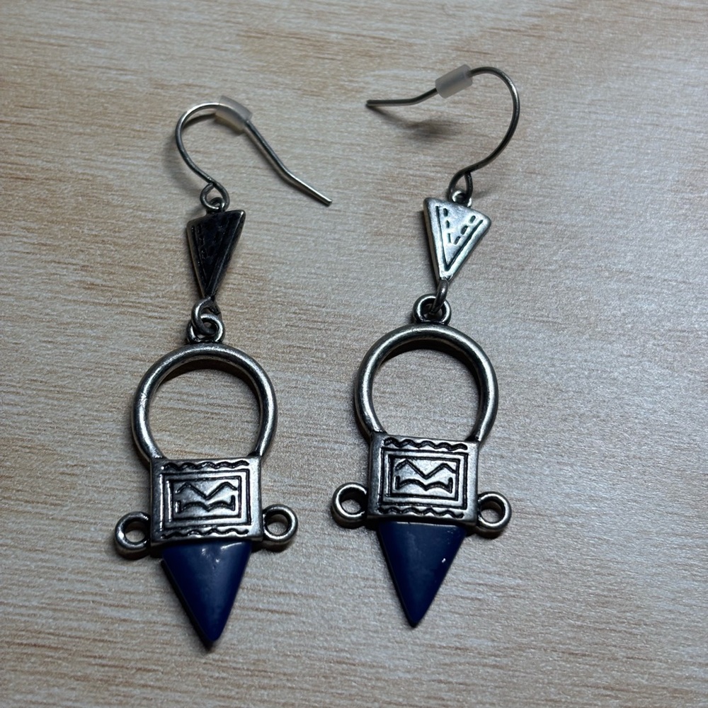 Jewelmint aztec like silver and blue triangle earrings